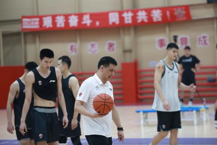 如何借助智能健康工具提高篮球技能和表现_2